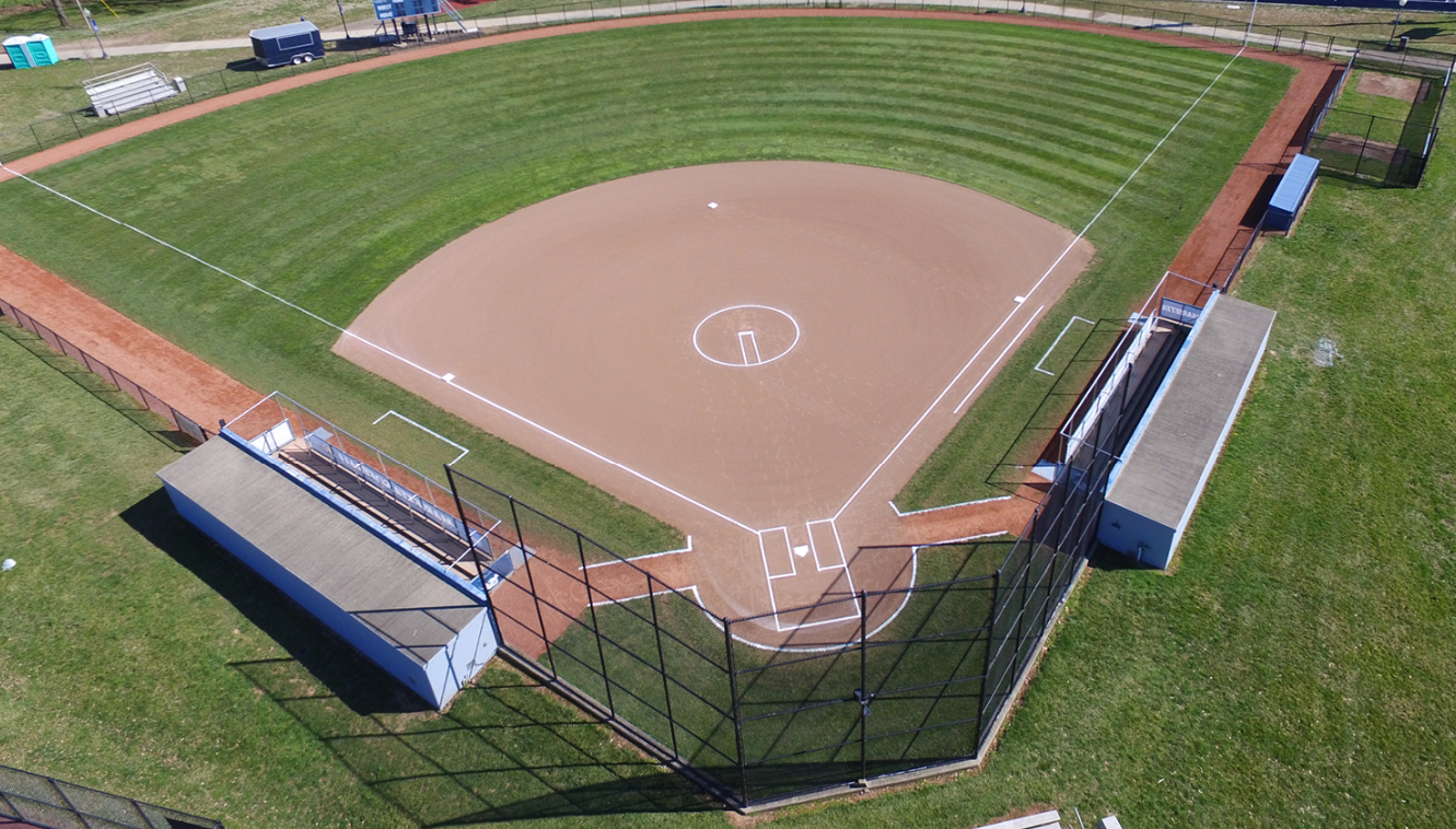 Quelle est la hauteur des lumières du terrain de softball ?