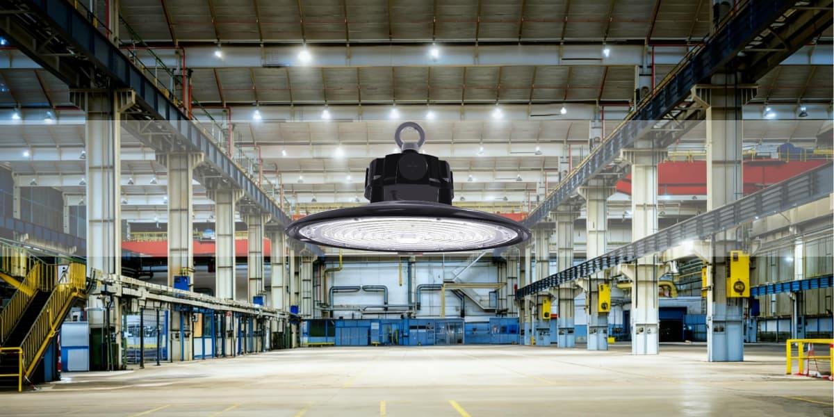Luminaria LED UFO de gran altura: Actualización inteligente para fábricas
