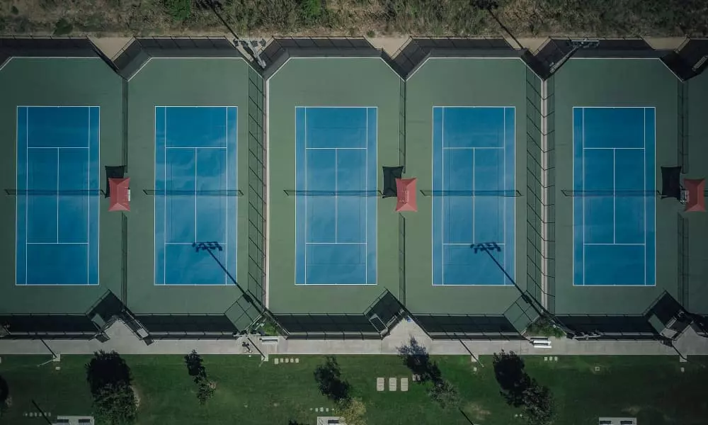 outdoor-led-tennis-court-lighting