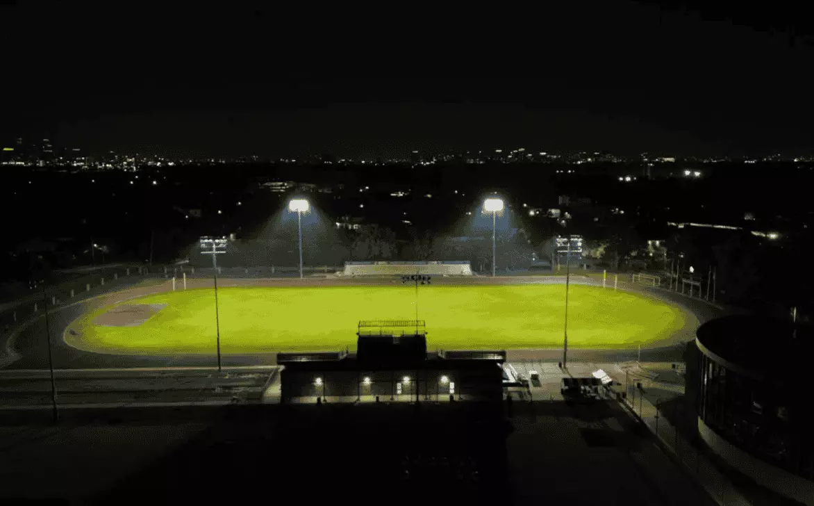 Campo de fútbol mejorado con SL05
