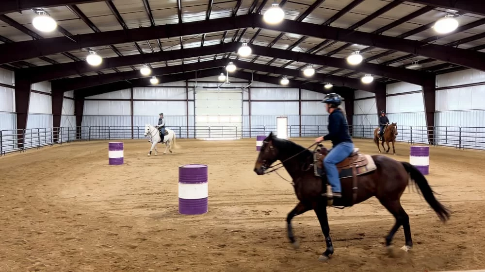 indoor-rodeo-arena-equestrain indoor-rodeo-arena-equestrain